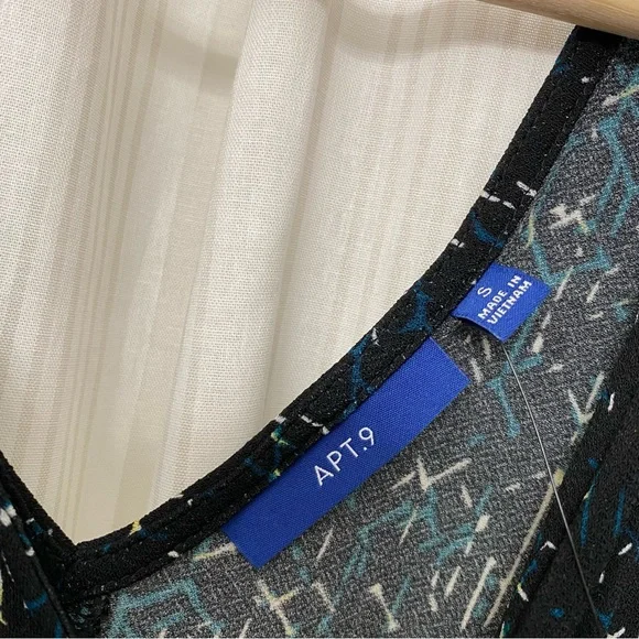 NWT🌺 Apt 9 black faux wrap geometric pattern dress with tie waist - Picture 4 of 9